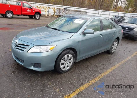 2010 Toyota Camry Le z USA, uszkodzony, nr VIN 4T4BF3EK5AR079356